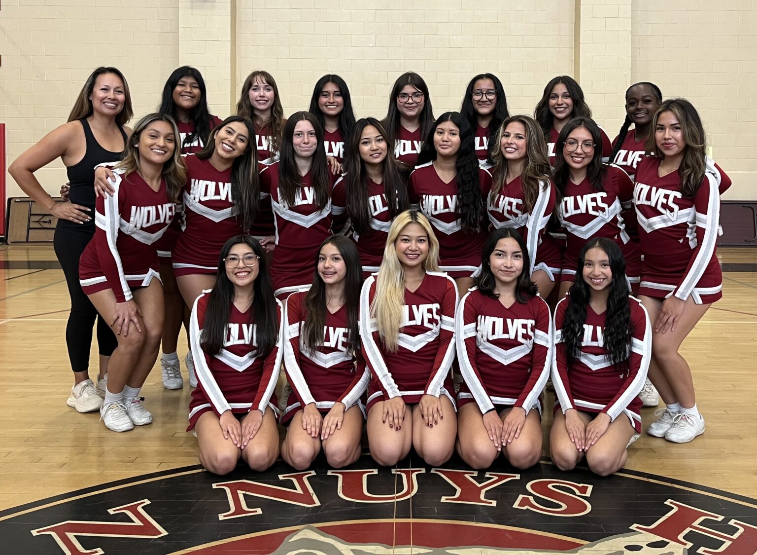 Van Nuys High School Cheer - The Hollywood Christmas Parade